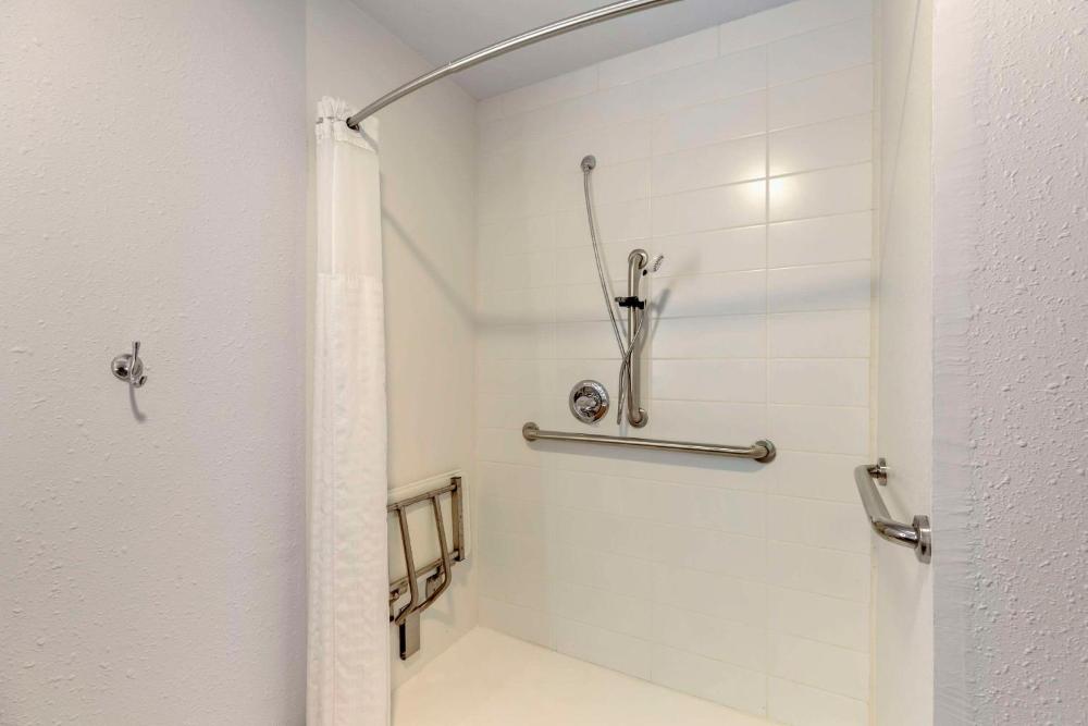 One Room Suite with Sofa bed - Disability Access/Non Smoking interior